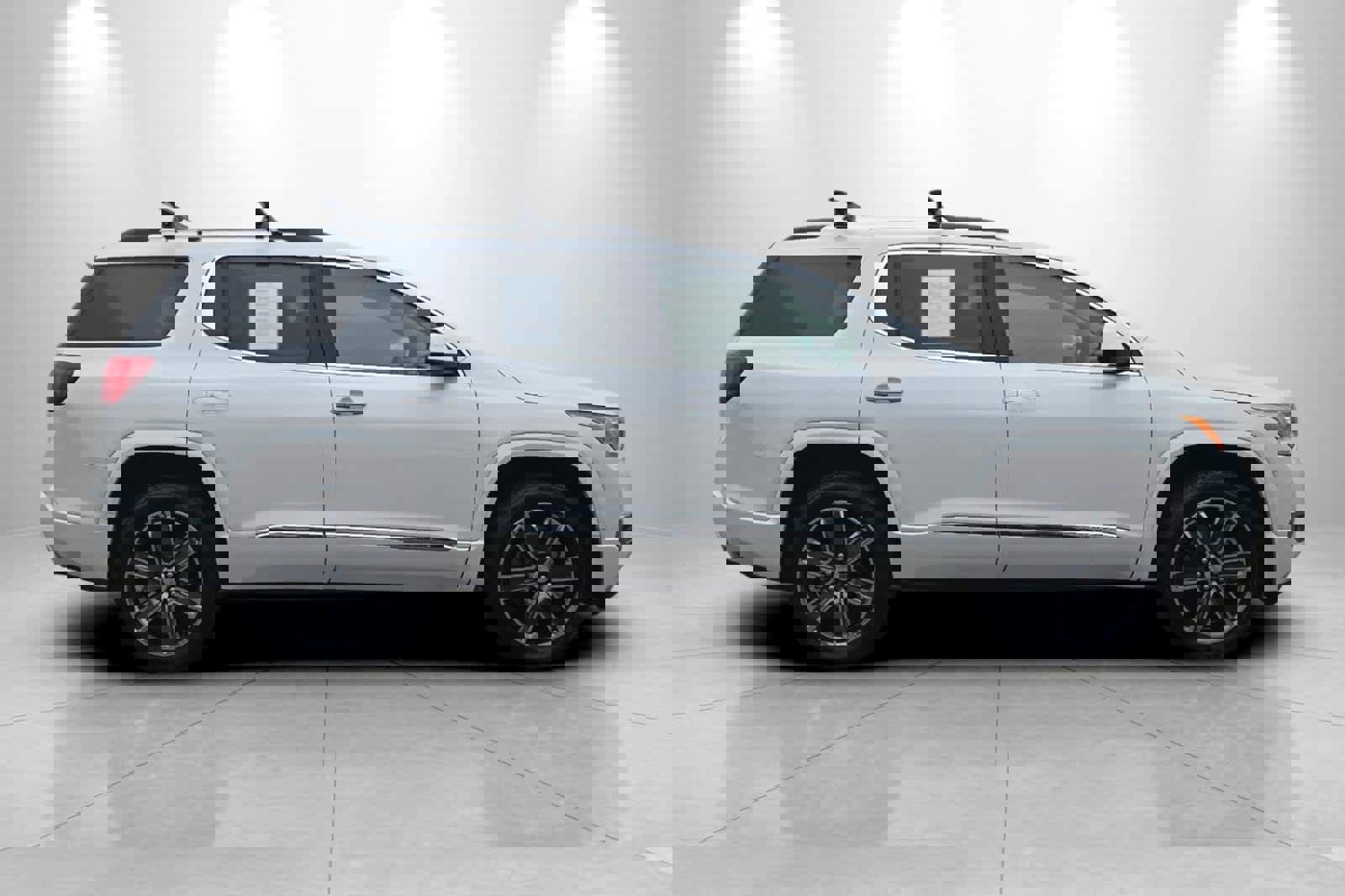 Used 2017 GMC Acadia Denali w/ Technology Package image 8