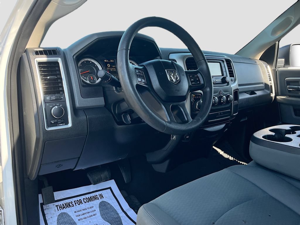 Used 2019 RAM 1500 Classic SLT AWD/4WD image 9