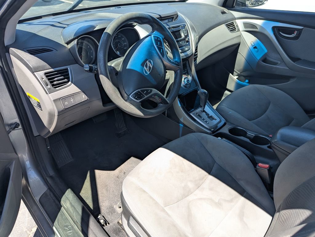 Used 2013 Hyundai Elantra GLS w/ Preferred Pkg FWD image 10