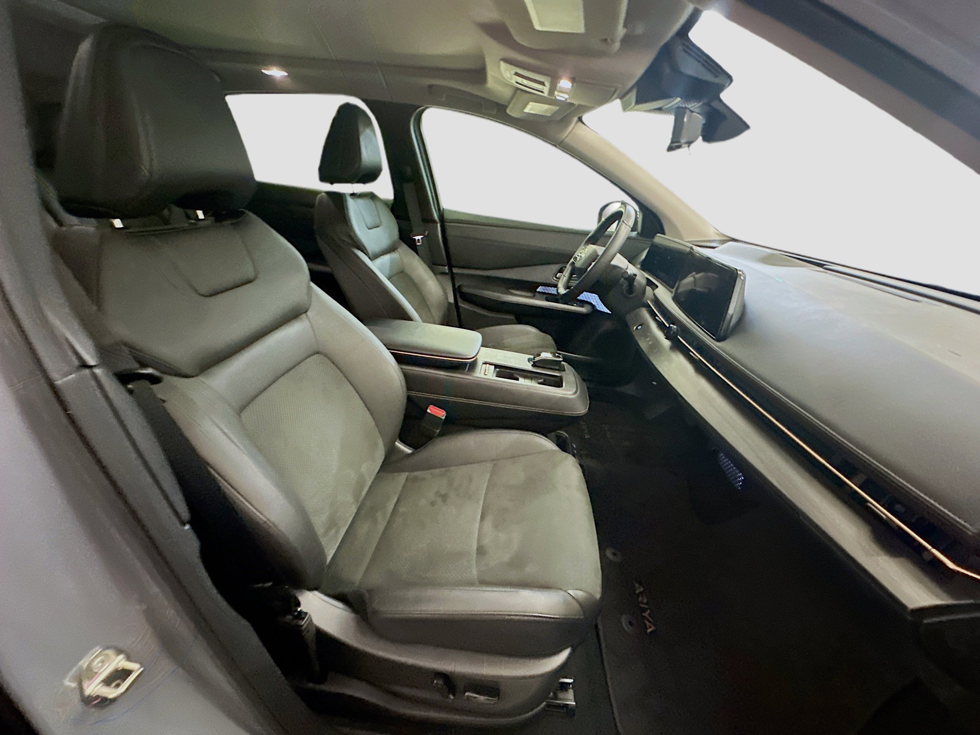 Used 2023 Nissan Ariya AWD image 34