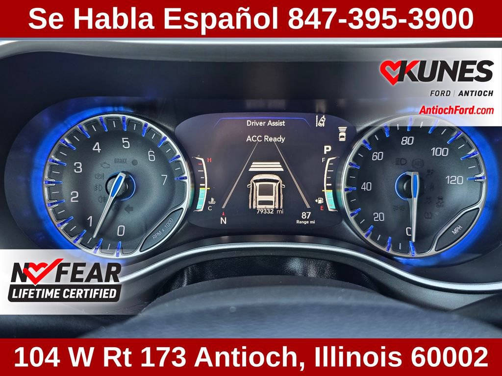 Used 2024 Chrysler Pacifica Touring-L image 76