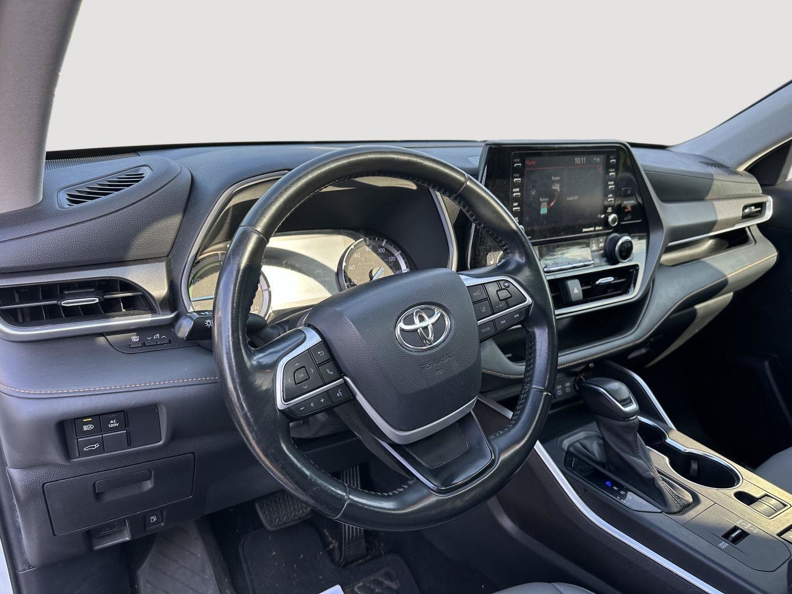 Used 2022 Toyota Highlander Bronze Edition AWD/4WD image 10