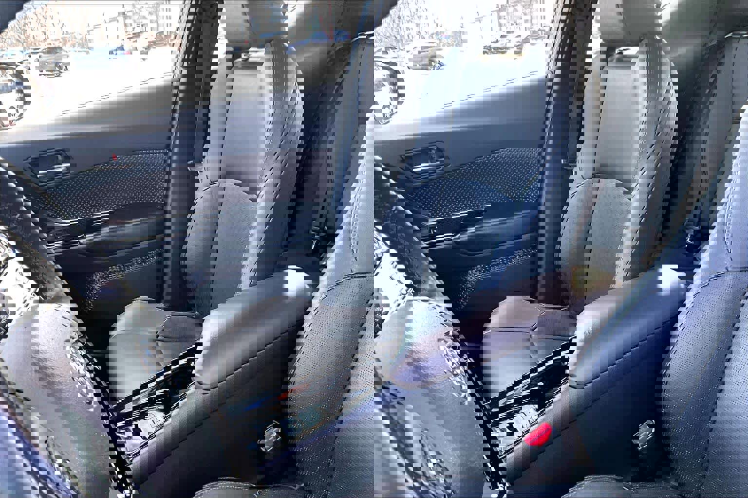 Used 2019 Toyota C-HR Limited image 8