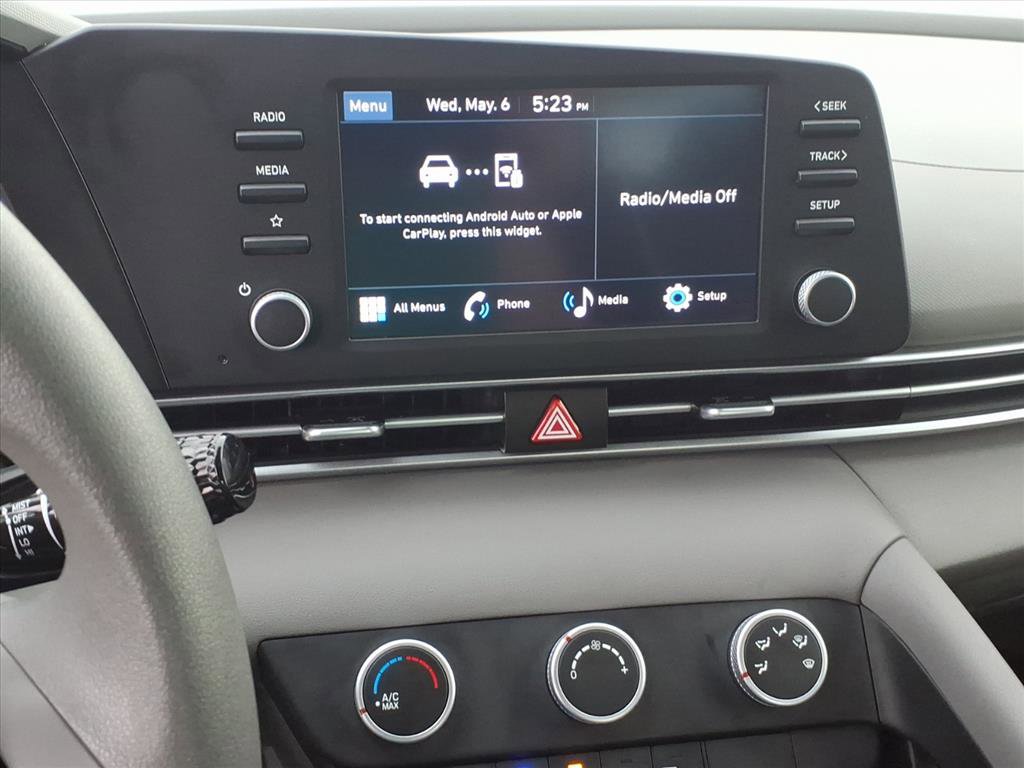 Used 2025 Hyundai Elantra SE FWD image 26
