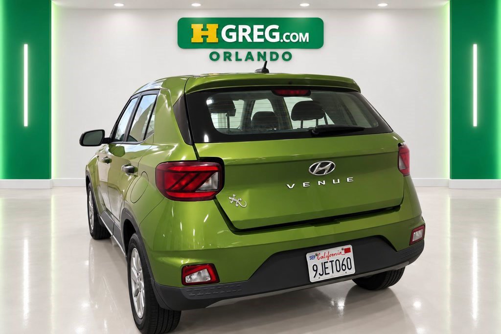 Used 2023 Hyundai Venue SE w/ Cargo Package FWD image 2