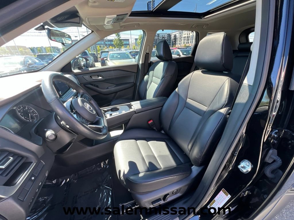 Used 2023 Nissan Rogue SV w/ SV Premium B Package FWD image 9