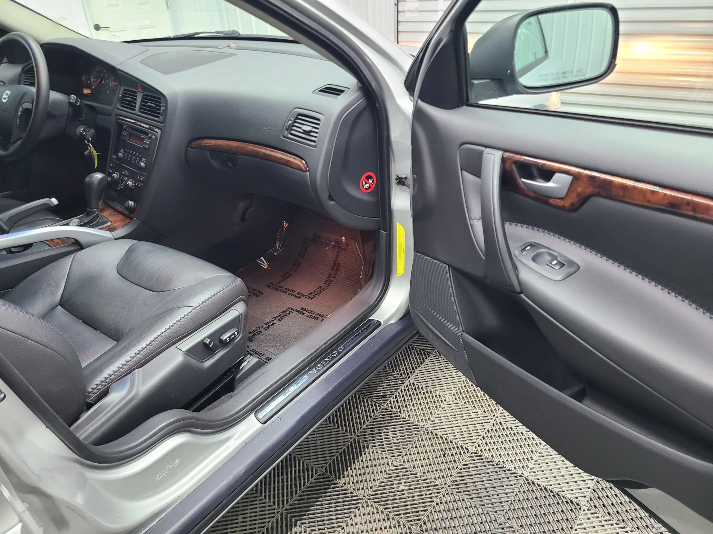 Used 2006 Volvo XC70 Ocean Race Edition AWD/4WD image 37