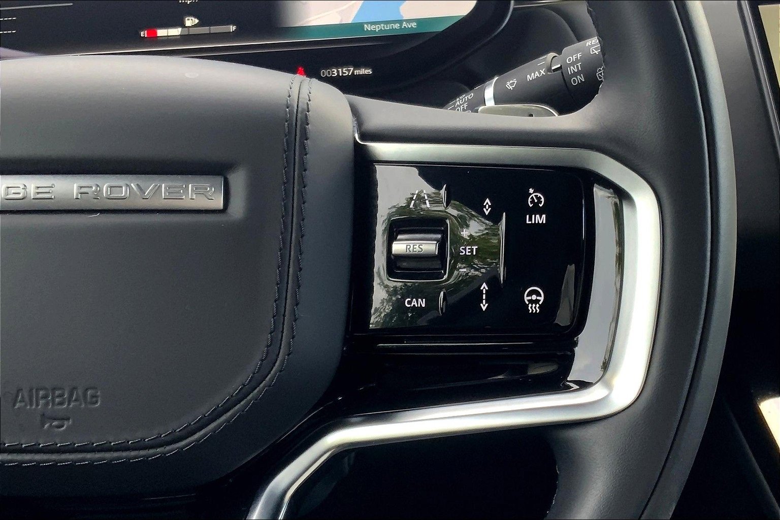 Used 2025 Land Rover Range Rover Sport image 24