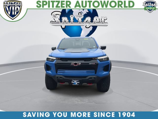 Used 2025 Chevrolet Colorado ZR2 w/ Technology Package AWD/4WD image 3