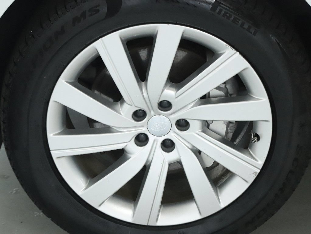 Used 2025 Land Rover Range Rover SE AWD/4WD image 38