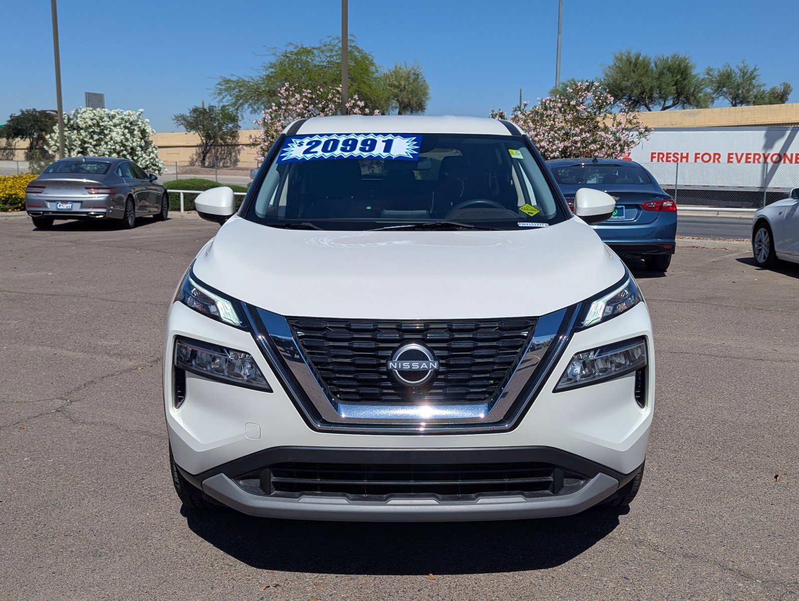 Used 2023 Nissan Rogue SV image 8