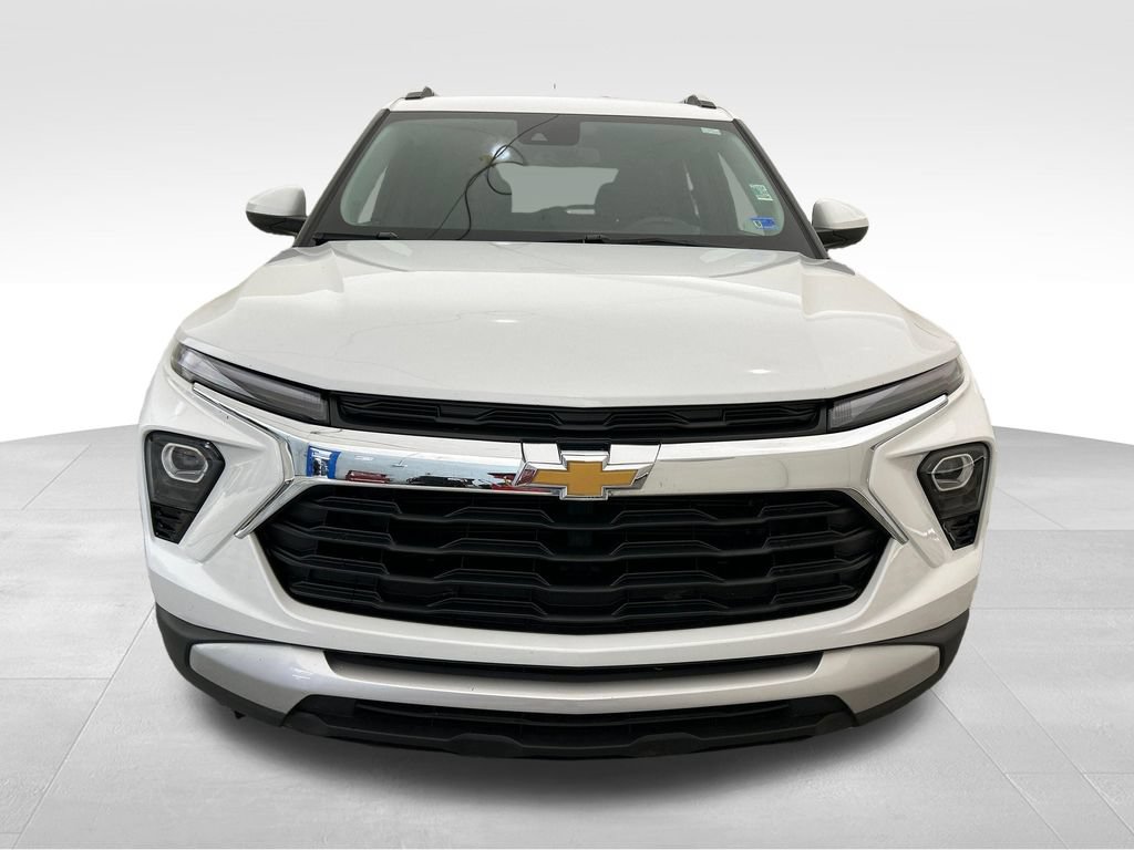 Used 2025 Chevrolet TrailBlazer LT AWD/4WD image 9