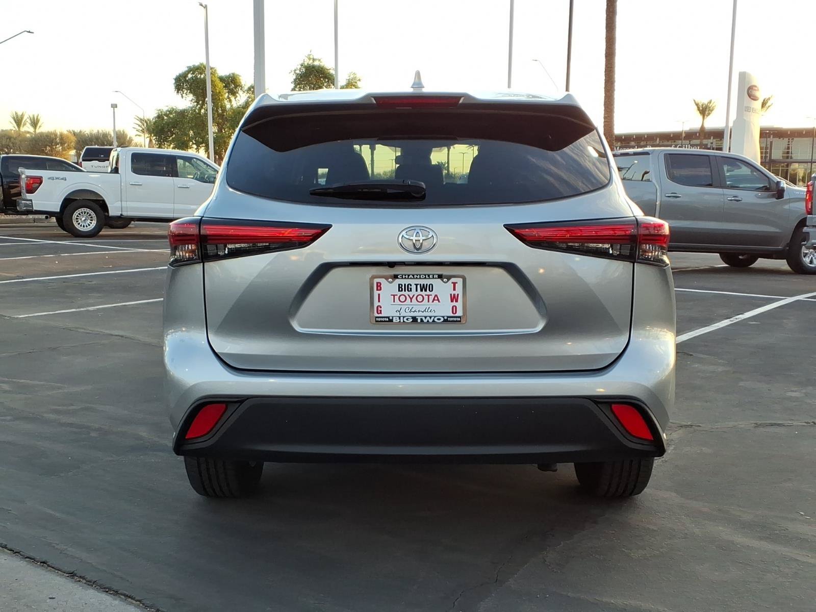 Certified 2020 Toyota Highlander L FWD image 5