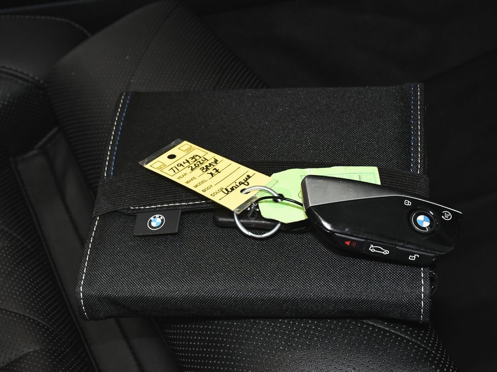 Used 2024 BMW X7 xDrive40i image 90