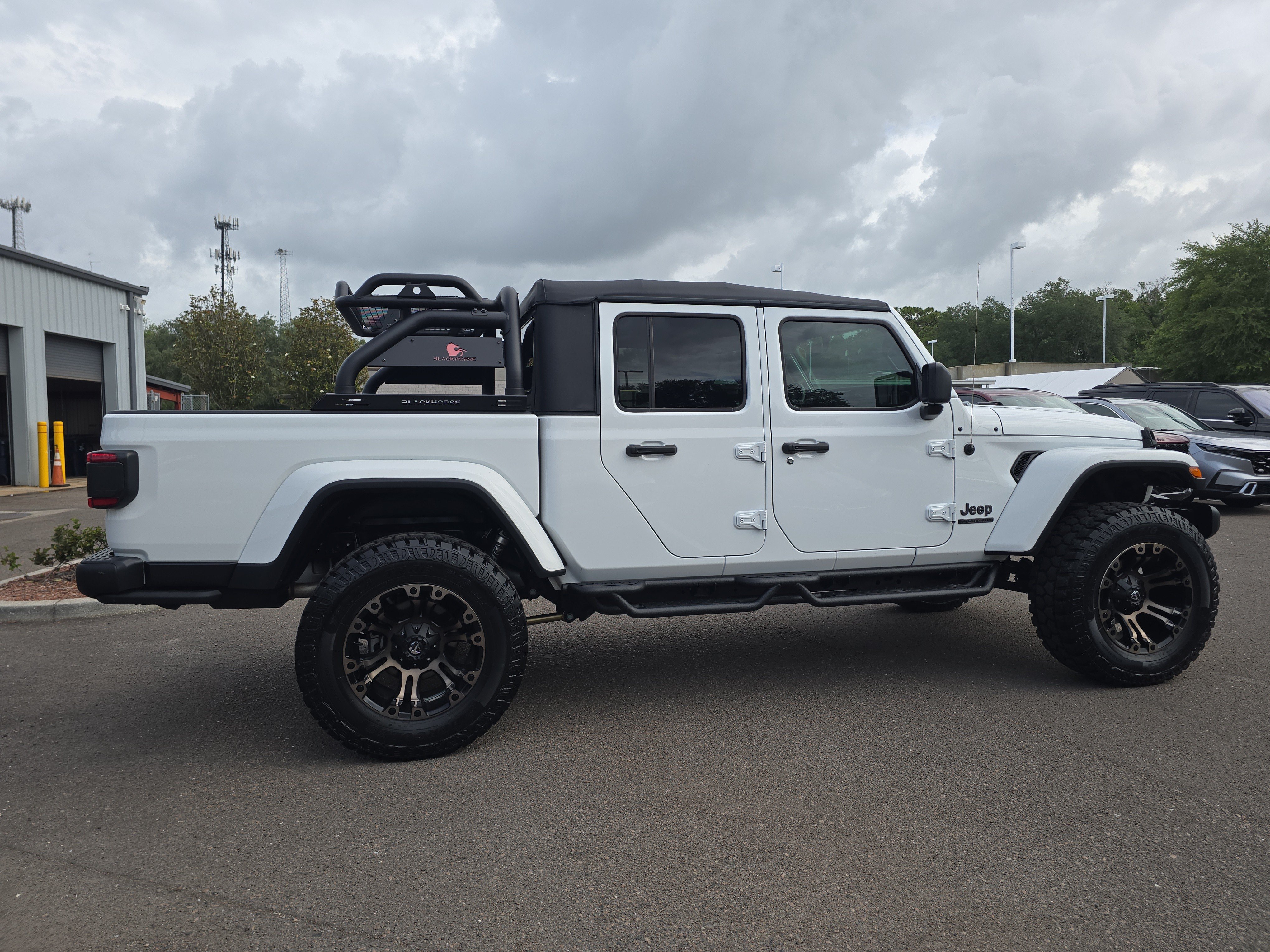 Used 2021 Jeep Gladiator Sport w/ Quick Order Package 26Q 80th AWD/4WD image 9