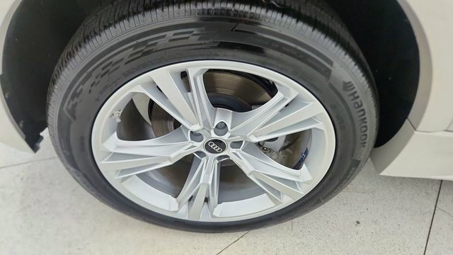 Used 2023 Audi Q8 Premium Plus w/ Premium Plus Package AWD/4WD image 58