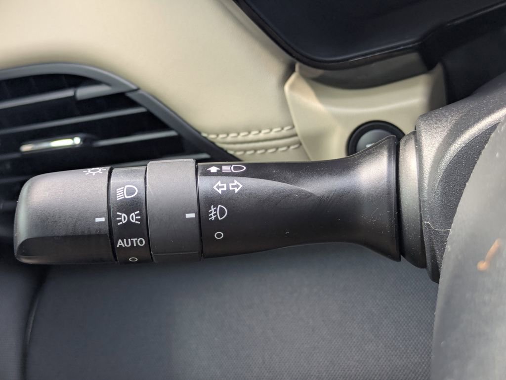 Certified 2025 Subaru Outback Premium image 31