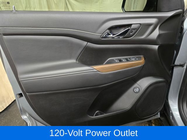 Used 2023 GMC Acadia SLE w/ Driver Convenience Package image 14