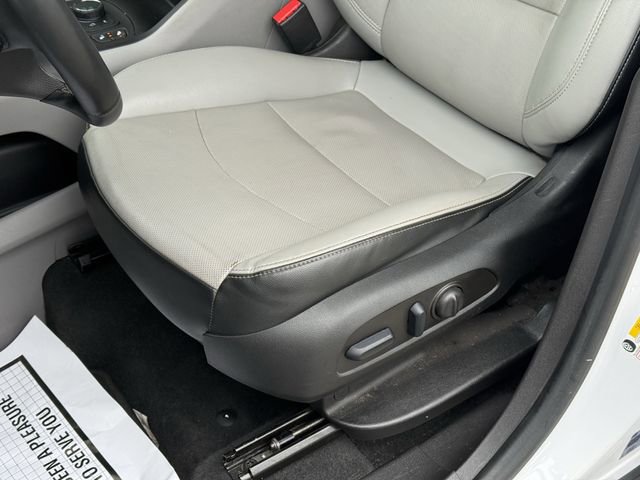 Used 2023 GMC Terrain SLT image 14