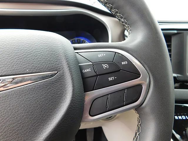 Used 2023 Chrysler Voyager LX image 19