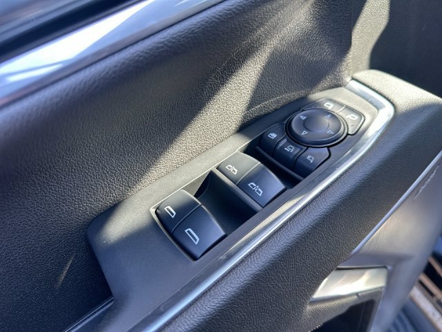 Used 2024 Chevrolet Silverado 2500 High Country w/ Technology Package AWD/4WD image 27