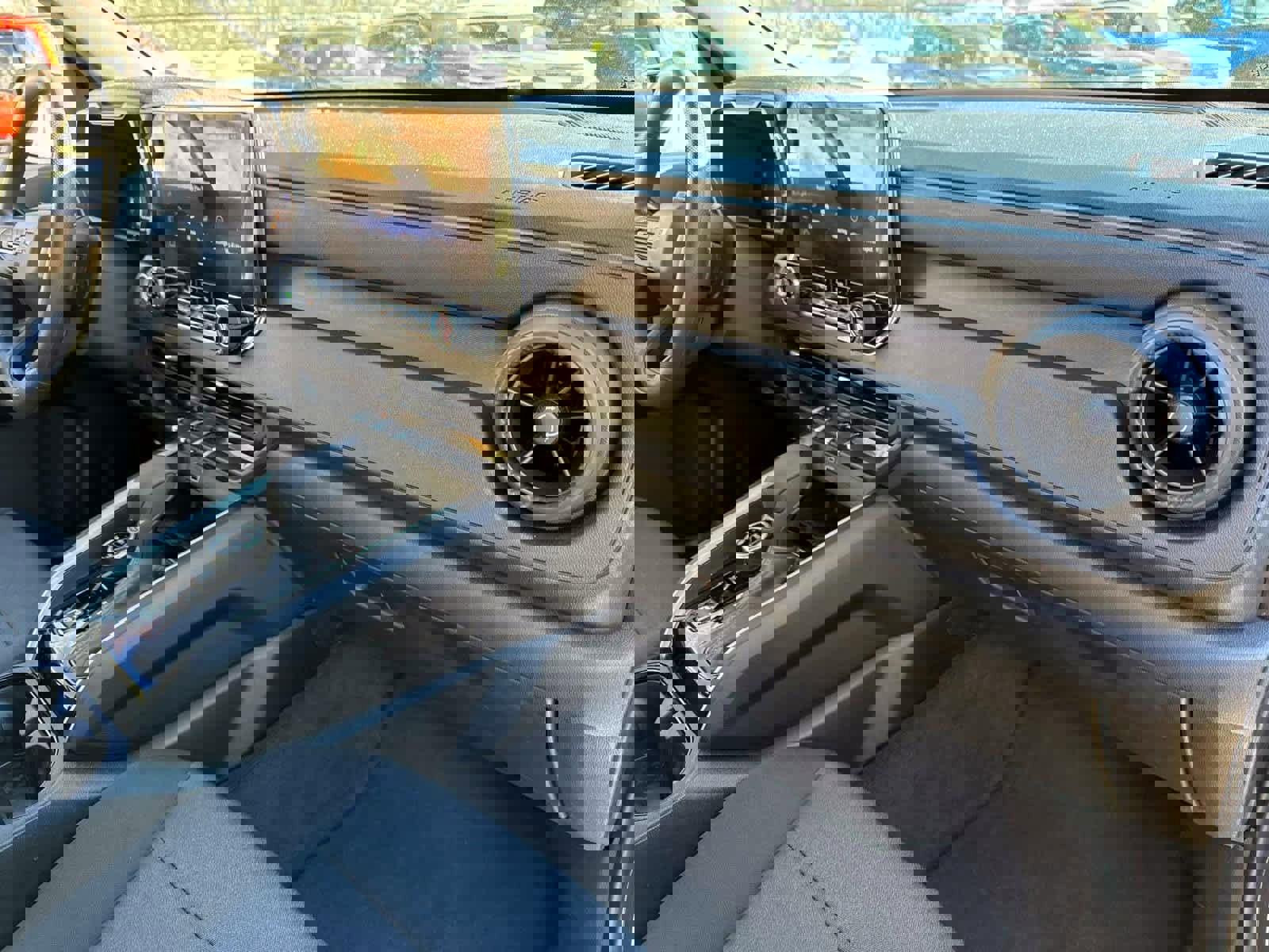 Used 2023 Chevrolet Colorado Trail Boss w/ Technology Package AWD/4WD image 9