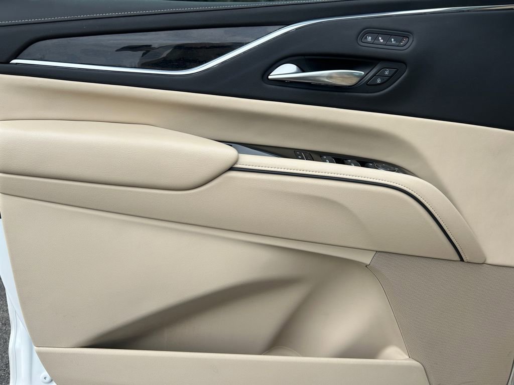 Used 2024 Cadillac Escalade Premium Luxury image 22
