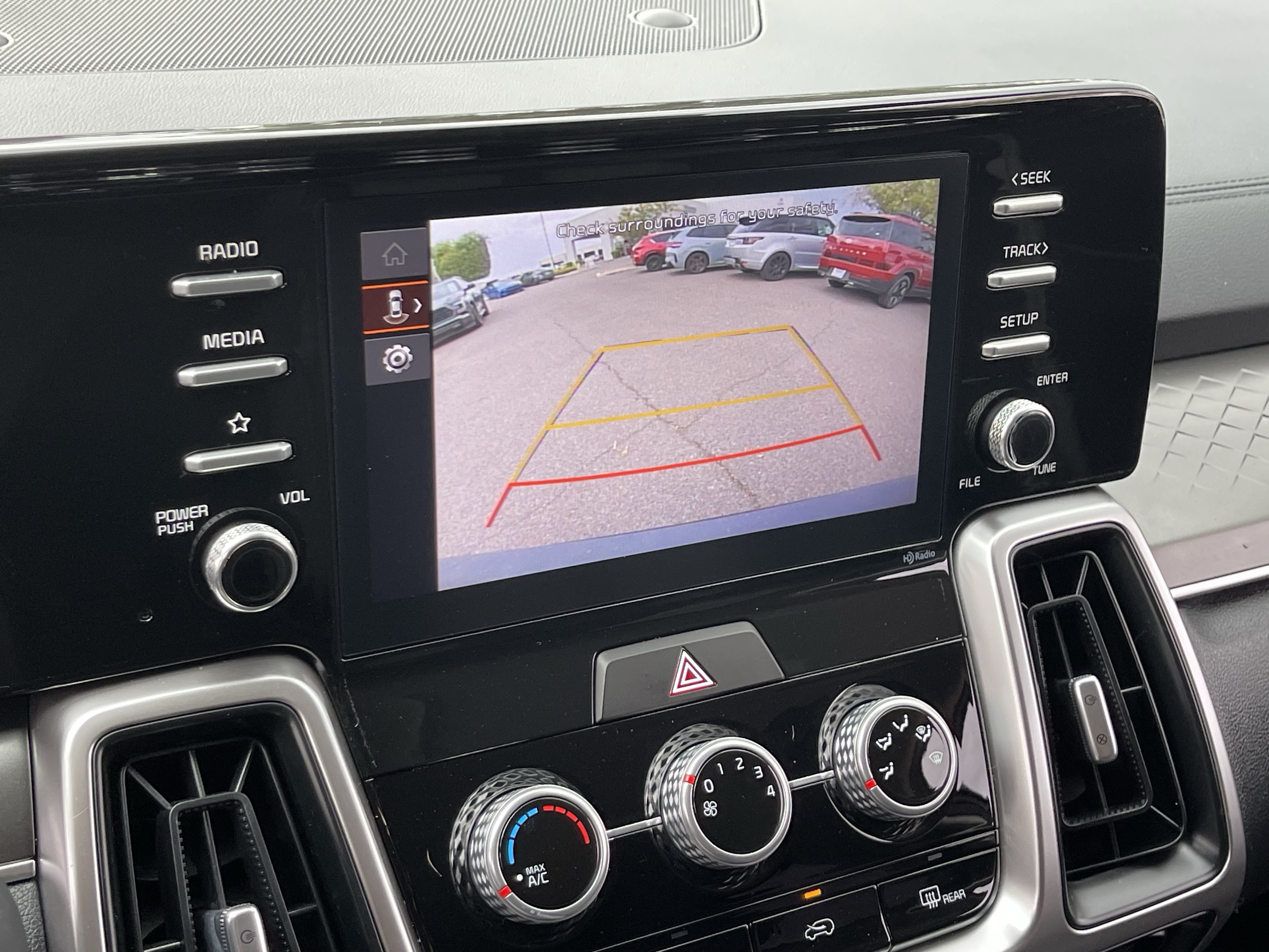 Certified 2022 Kia Sorento LX FWD image 29