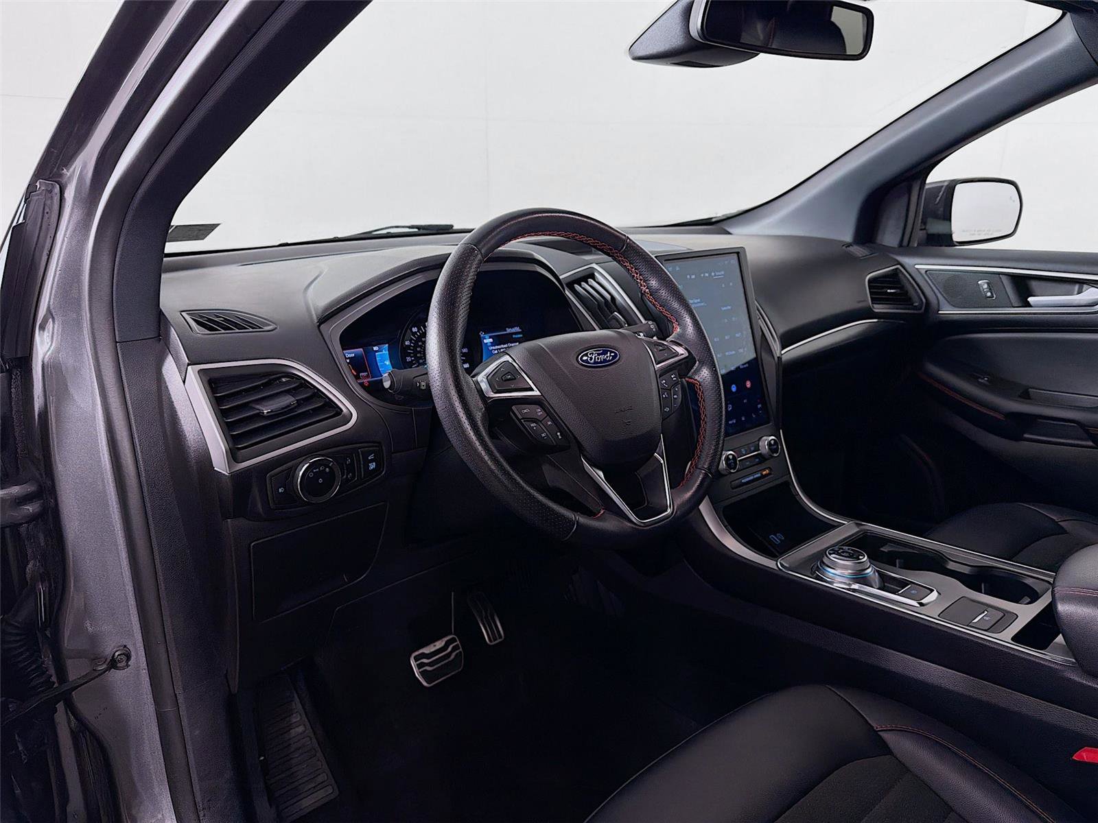 Used 2024 Ford Edge ST-Line image 9