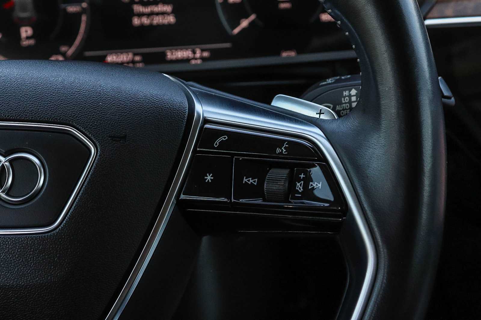 Used 2019 Audi e-tron Prestige w/ Prestige Package AWD/4WD image 24