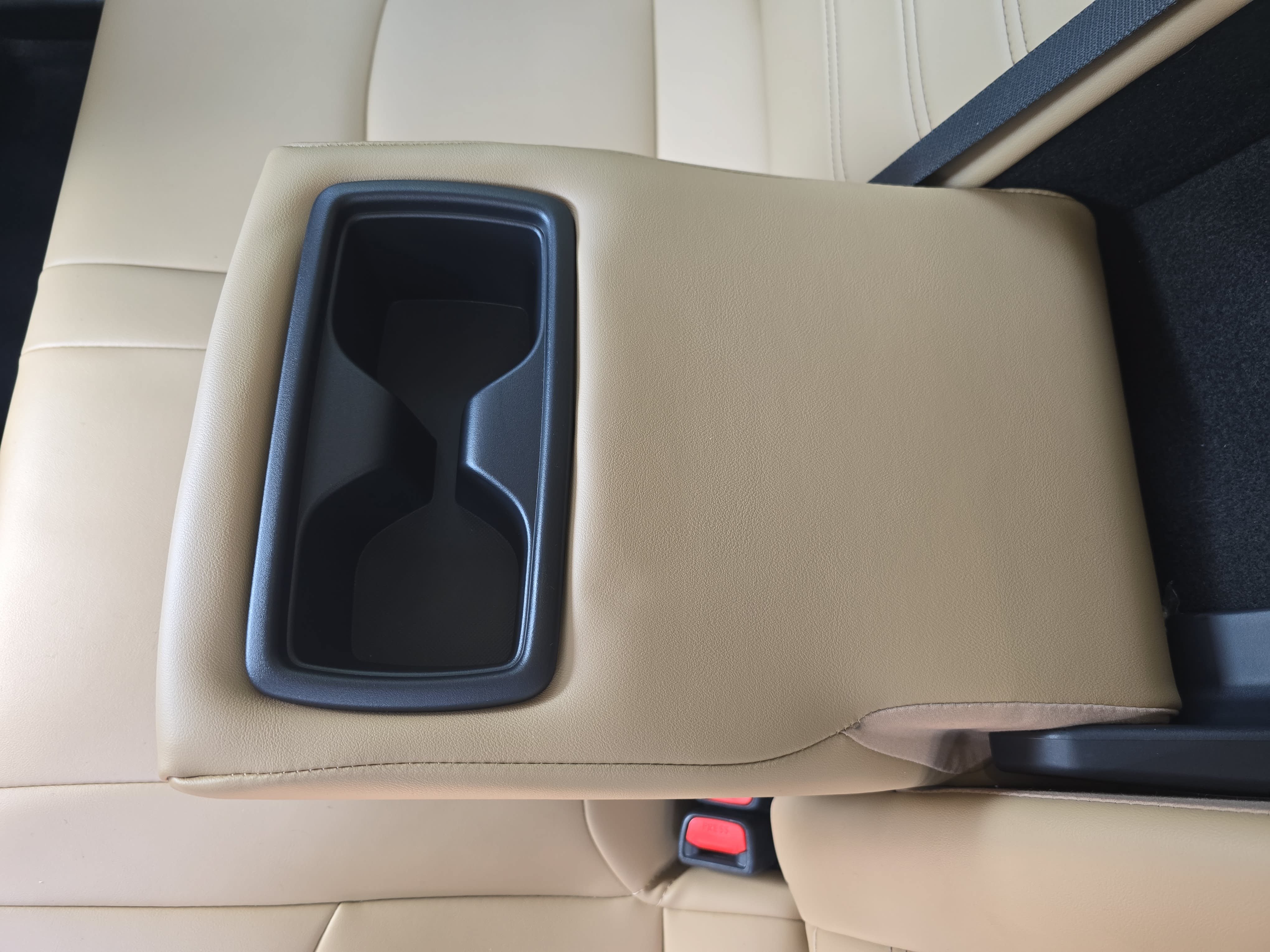 Used 2025 Toyota RAV4 XLE Premium FWD image 14