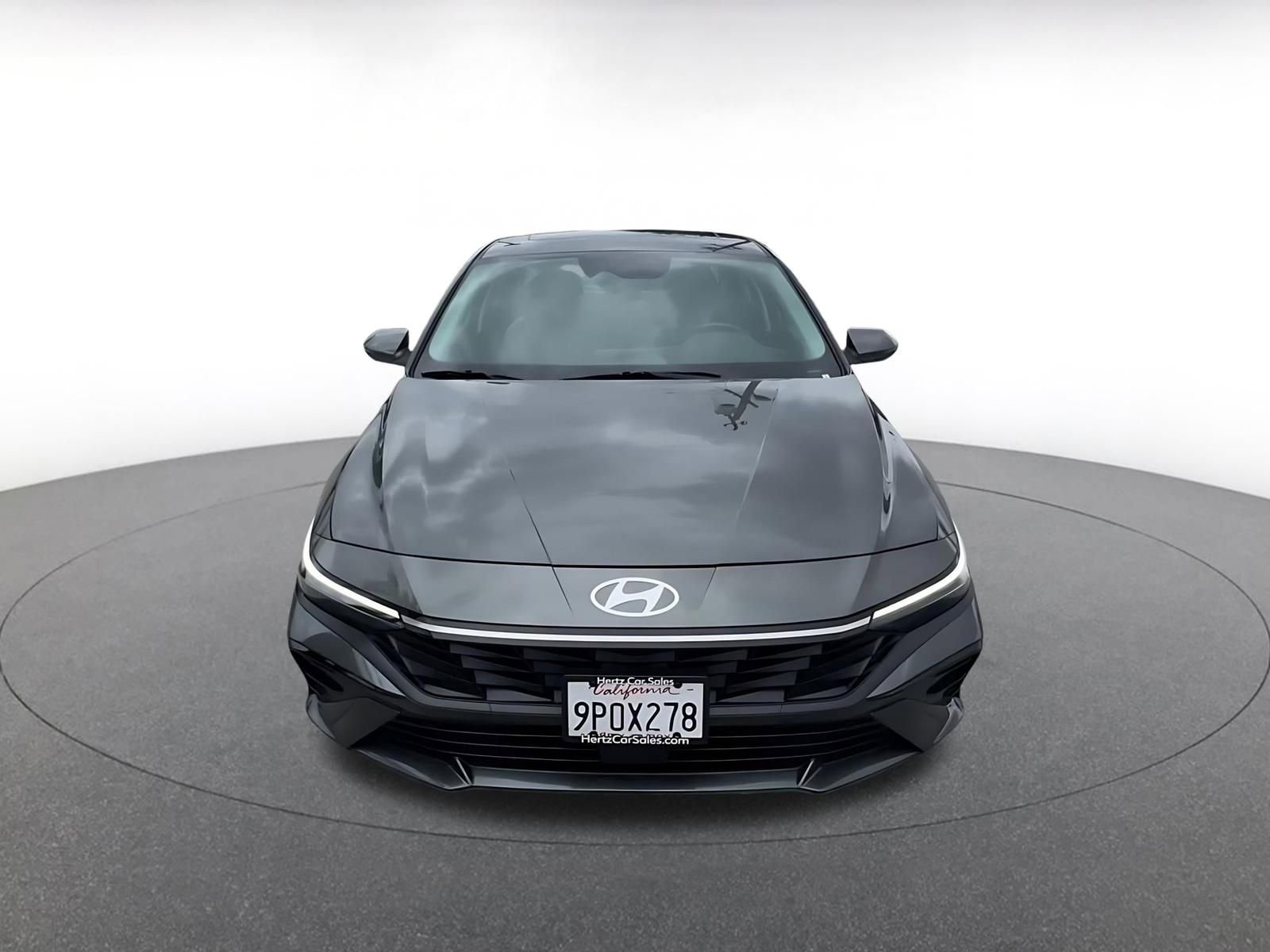 Used 2025 Hyundai Elantra Limited FWD image 4