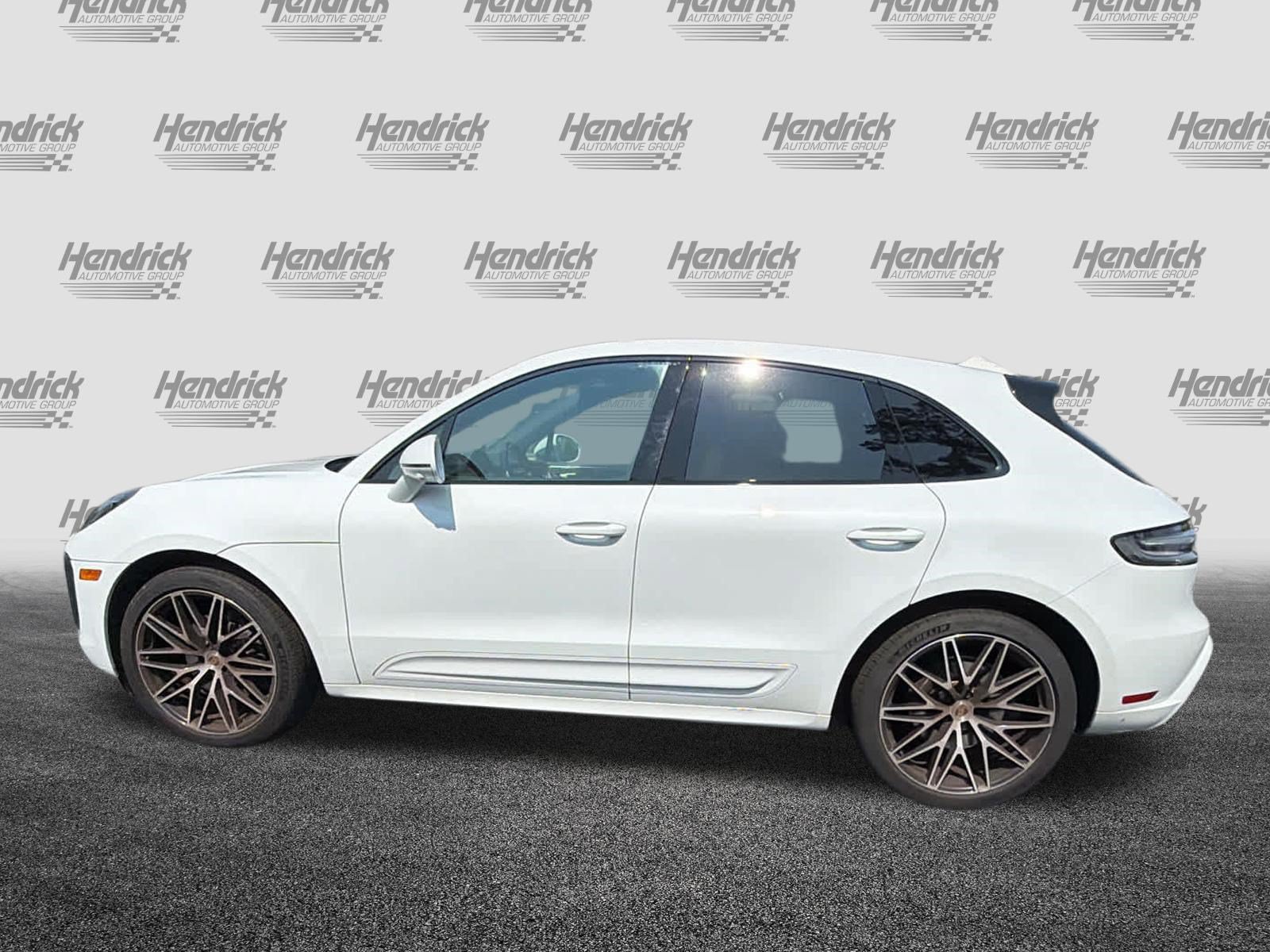 Used 2023 Porsche Macan AWD/4WD image 9