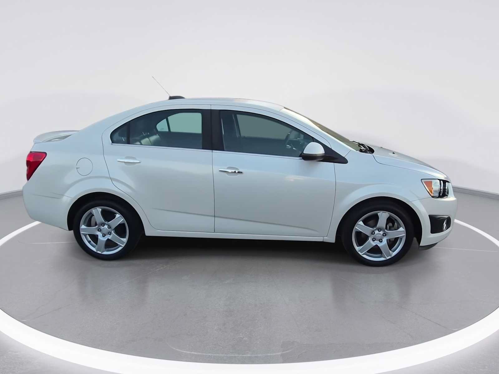 Used 2015 Chevrolet Sonic LTZ FWD image 9