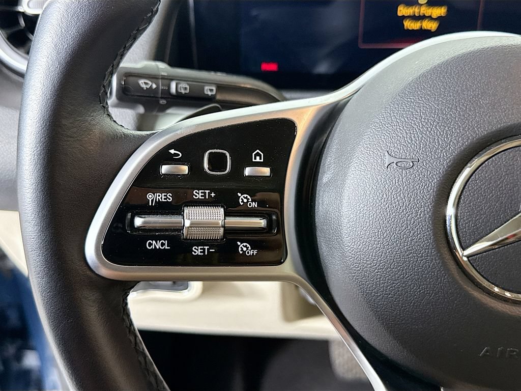 Certified 2022 Mercedes-Benz GLB 250 4MATIC image 11