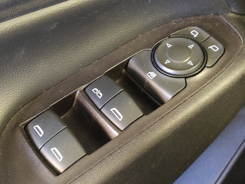 Used 2020 Chevrolet Equinox LT FWD image 27