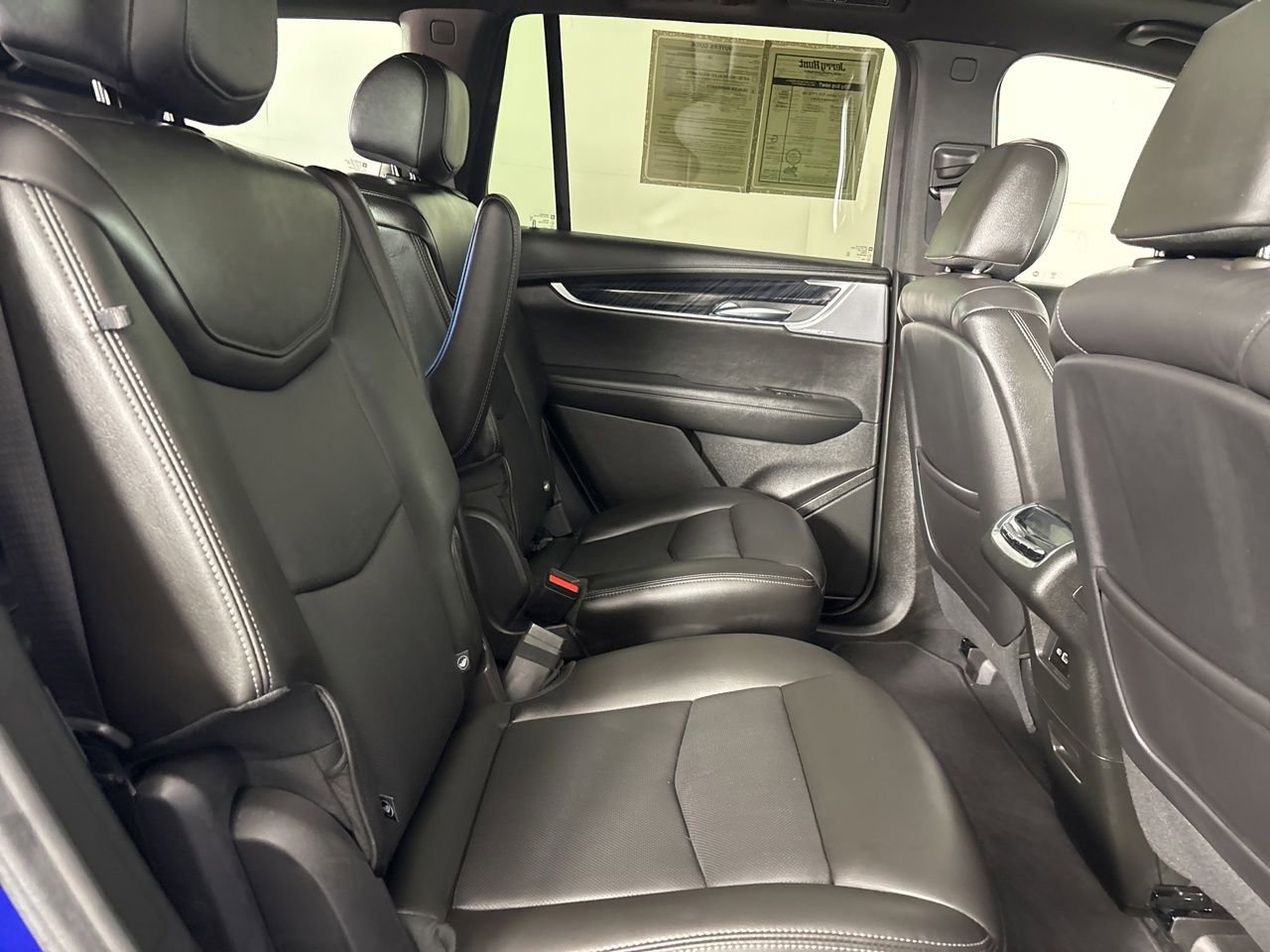 Used 2025 Cadillac XT6 Premium Luxury image 28