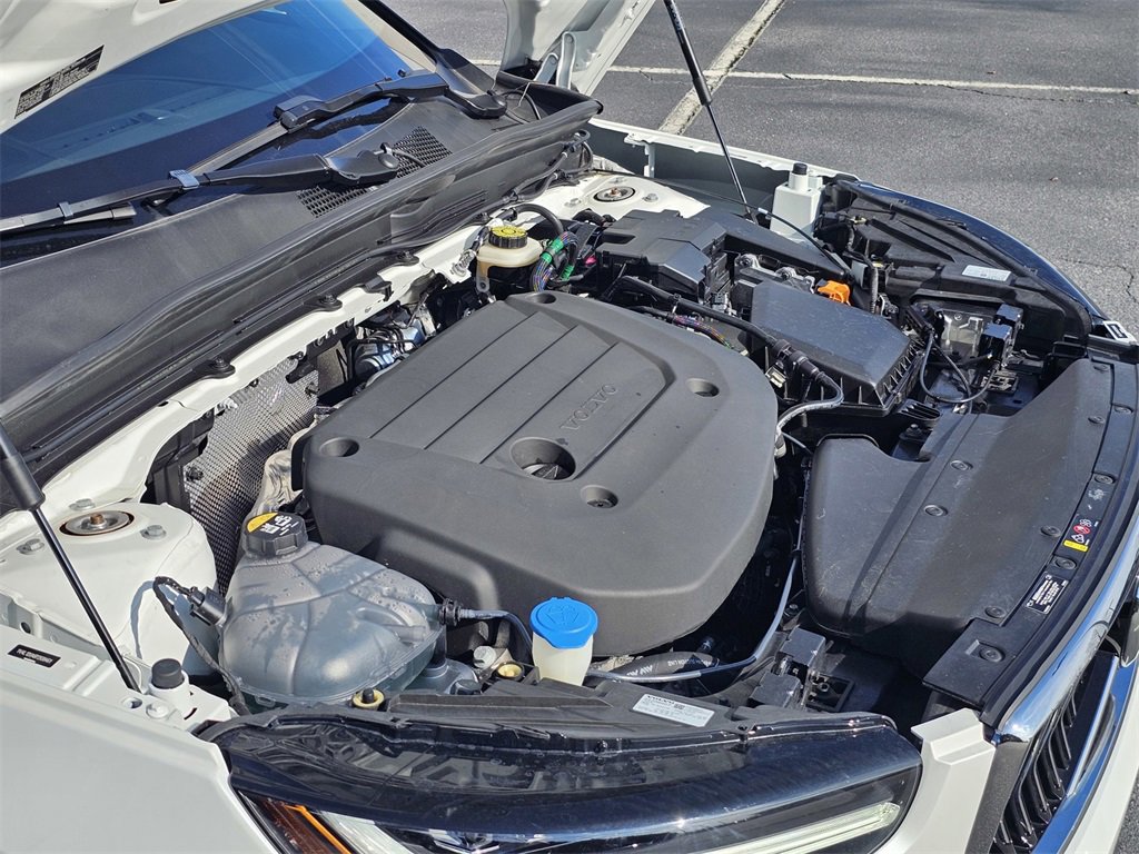 Used 2023 Volvo XC40 B5 Ultimate w/ Protection Package Premier image 27