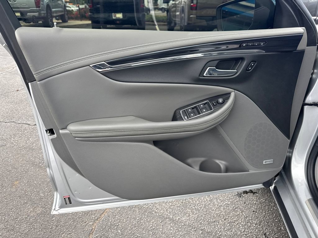 Used 2018 Chevrolet Impala Premier w/ Premier Confidence Package FWD image 11