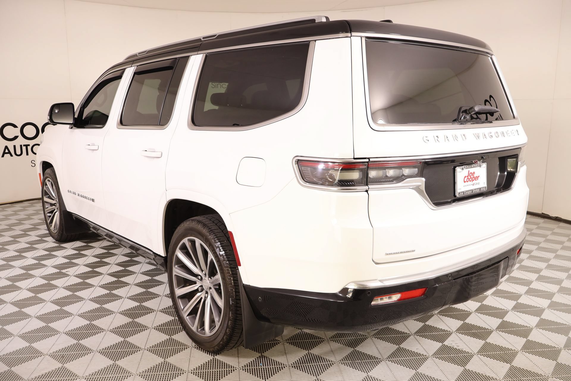 Used 2023 Jeep Grand Wagoneer 4WD w/ Convenience Group III image 25