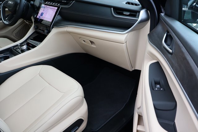 New 2025 Jeep Grand Cherokee Limited image 43