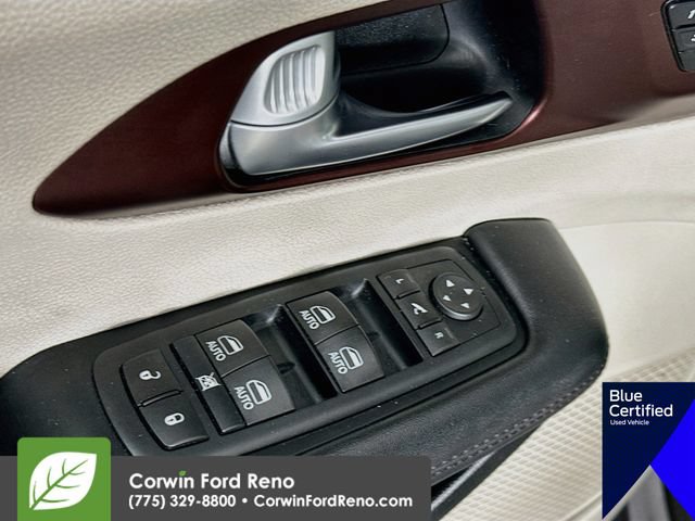 Used 2017 Chrysler Pacifica Limited FWD image 22