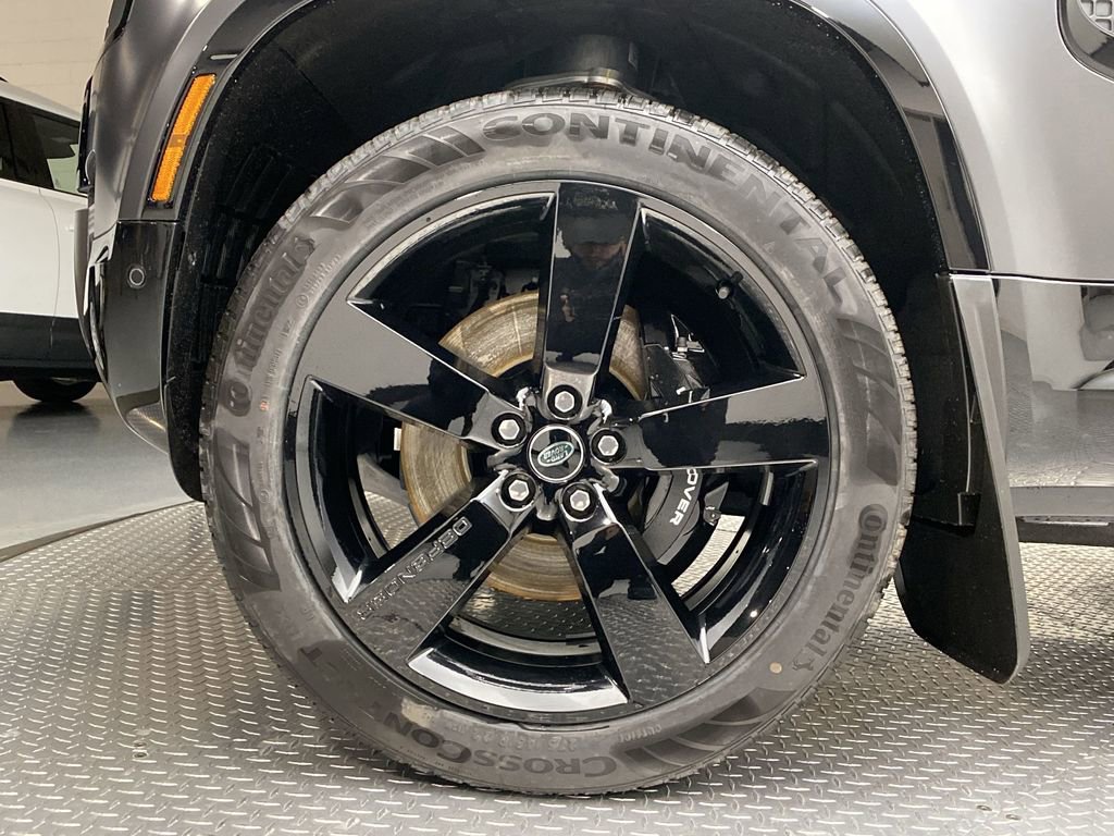 Certified 2023 Land Rover Defender 90 X-Dynamic SE image 2