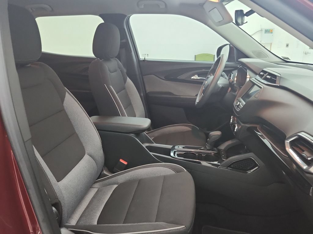 Used 2023 Chevrolet TrailBlazer LT FWD image 34