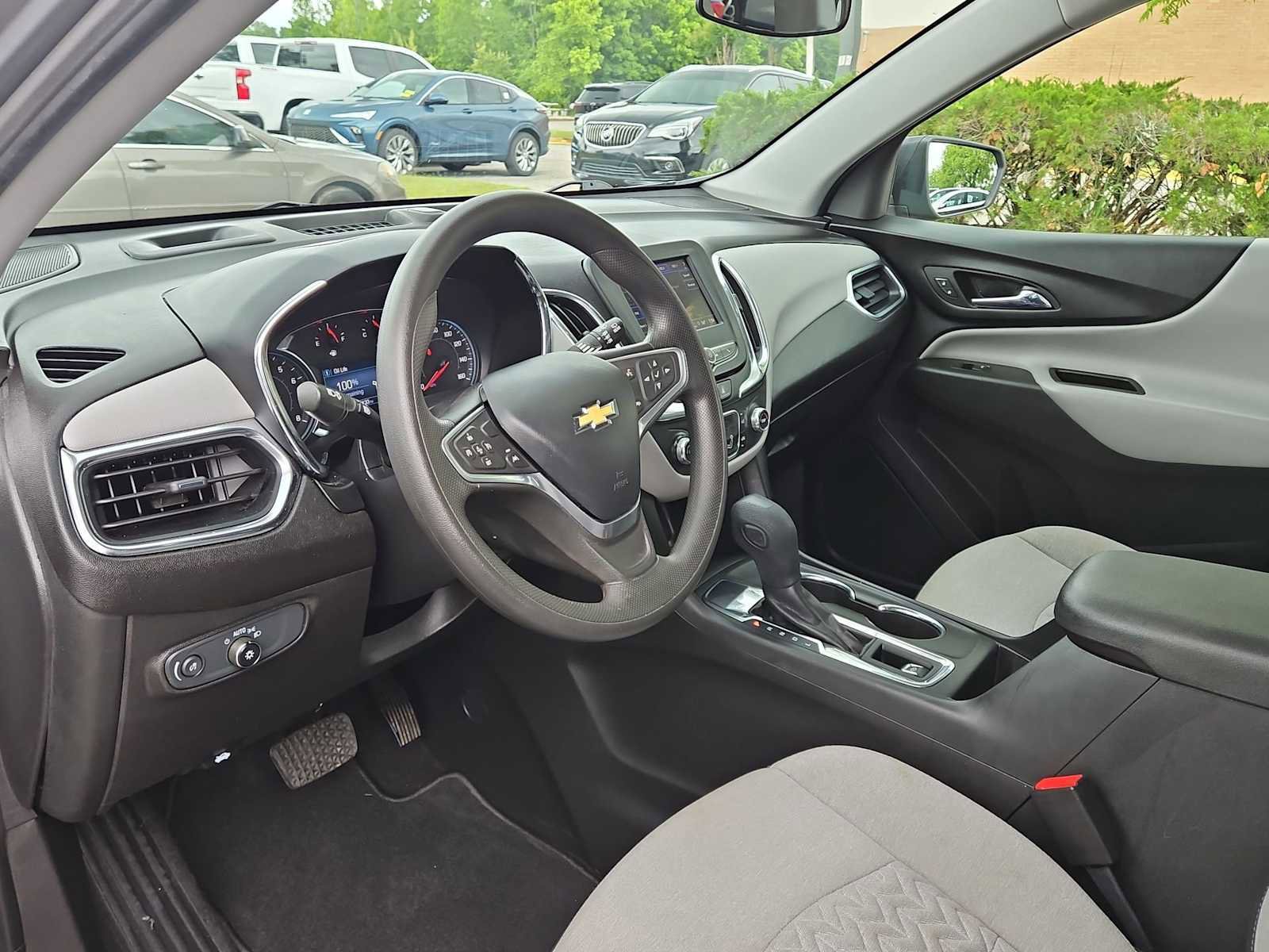 Certified 2023 Chevrolet Equinox LS w/ LS Convenience Package FWD image 10