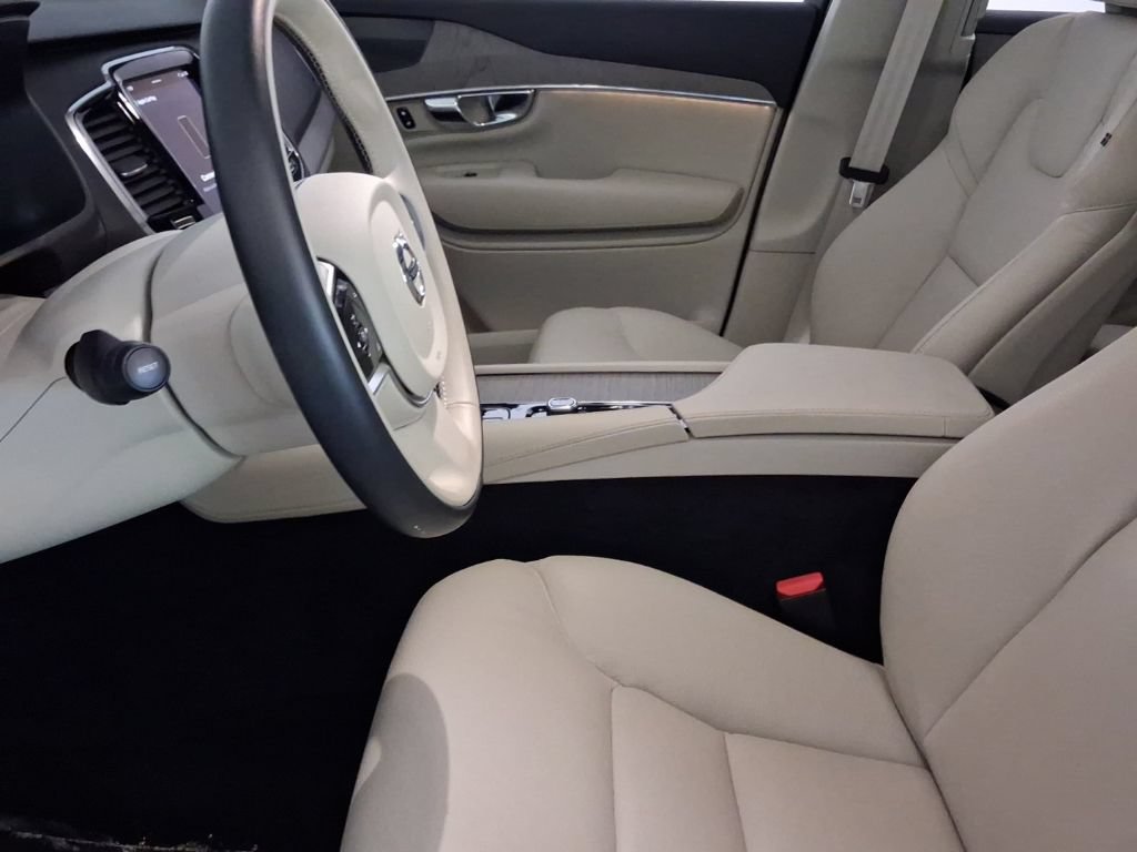 Certified 2025 Volvo XC90 B6 Plus w/ Protection Package Premier AWD/4WD image 24