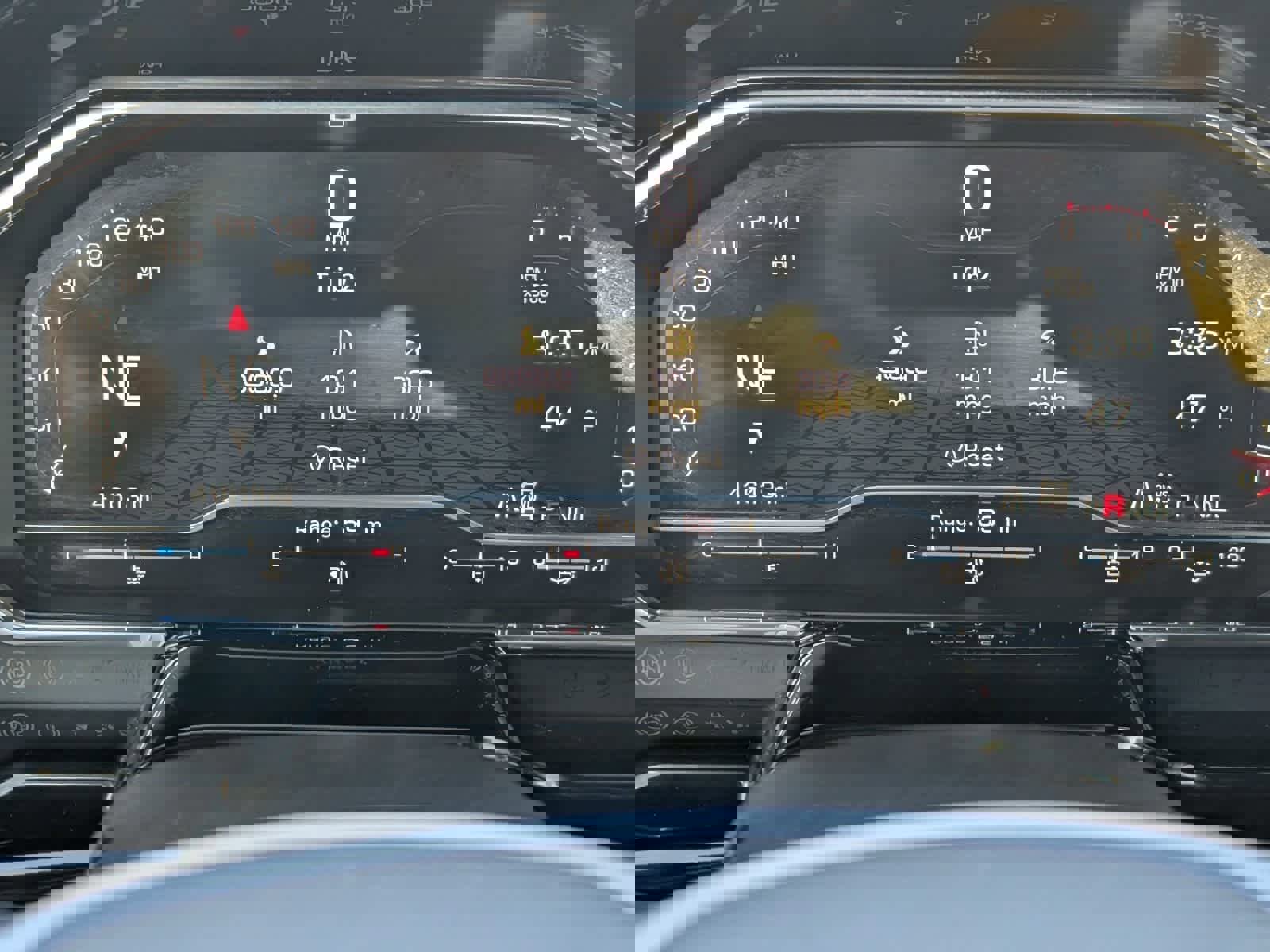 Used 2024 GMC Sierra 3500 SLT w/ SLT Premium Package image 30