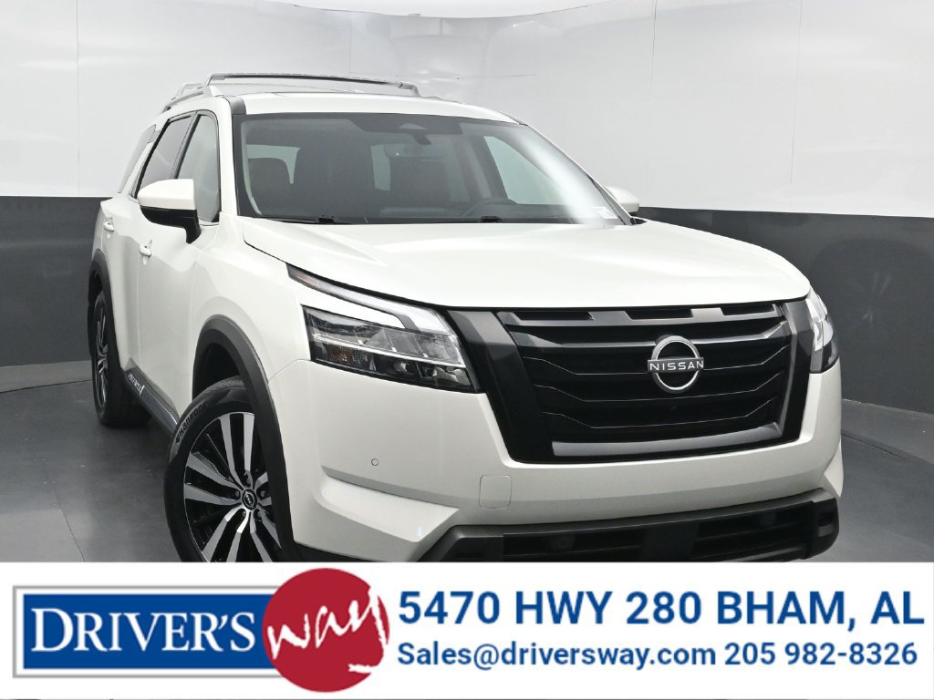 Used 2024 Nissan Pathfinder Platinum FWD image 1