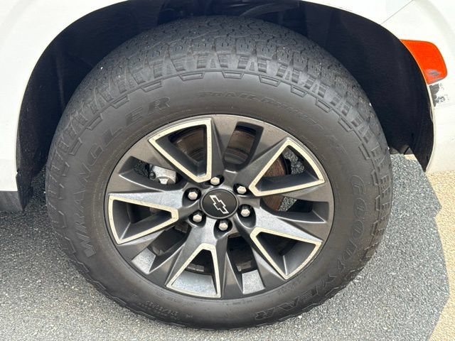 Used 2022 Chevrolet Tahoe Z71 w/ Luxury Package AWD/4WD image 30
