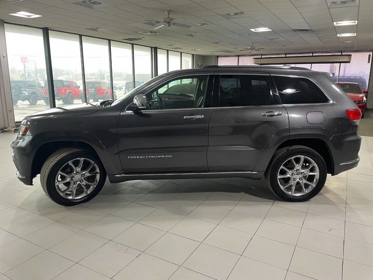 Used 2016 Jeep Grand Cherokee Summit AWD/4WD image 4